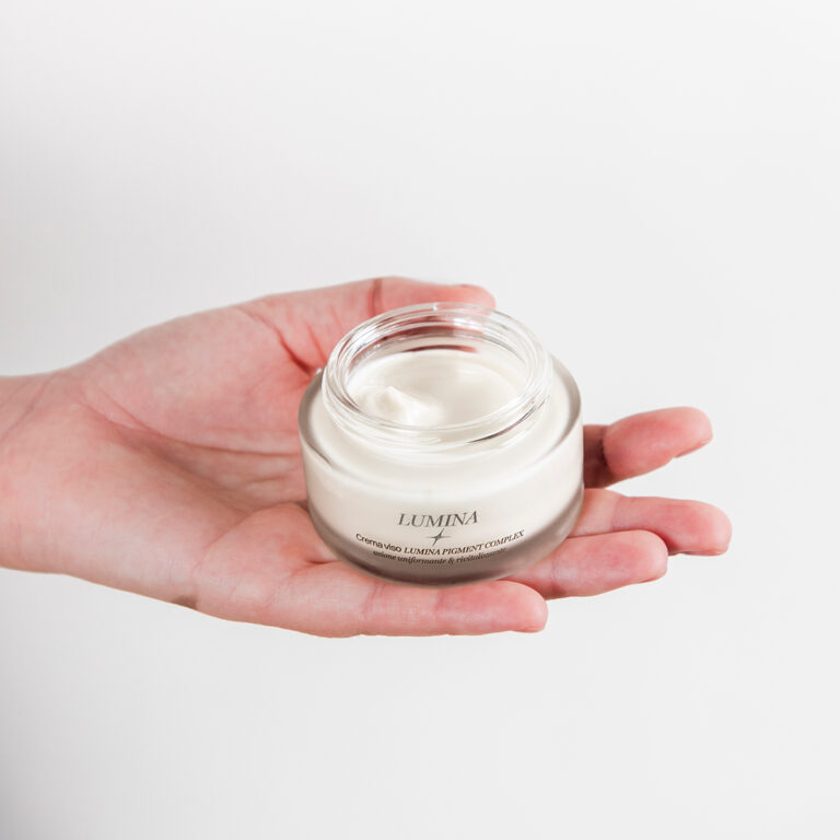 Crema viso illuminante
